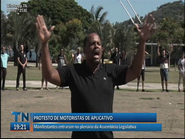 Durante a tarde, motoristas de aplicativo fizeram uma carreata até a Assembleia Legislativa