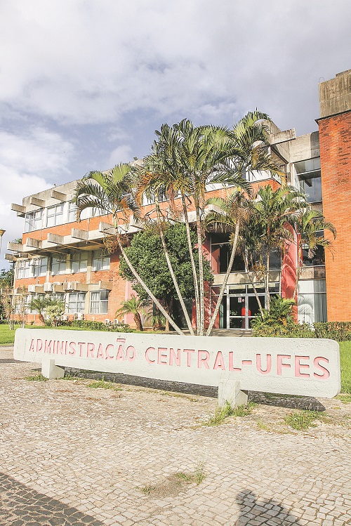Seis seleções na área da Educação