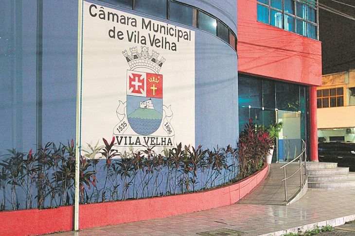 Câmara de Vila Velha abre concurso com salário de até R$ 4.174