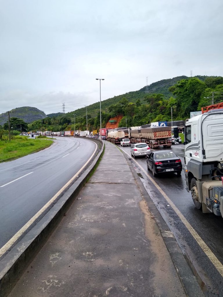 BR-101 continua com interdições após fortes chuvas