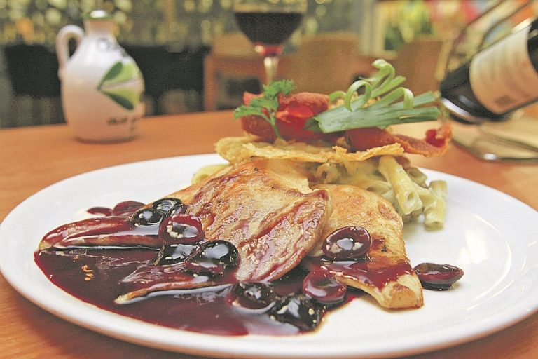 Franguinho nada básico nos restaurantes da Grande Vitória