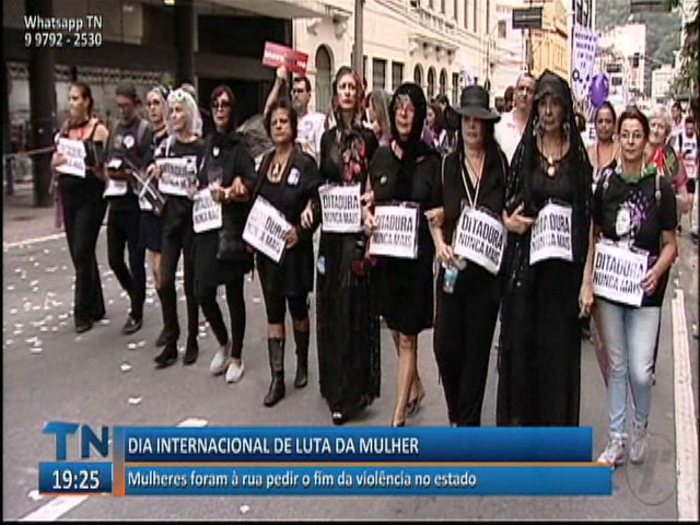 Mulheres foram à rua pedir o fim da violência no estado no Dia Internacional da Mulher