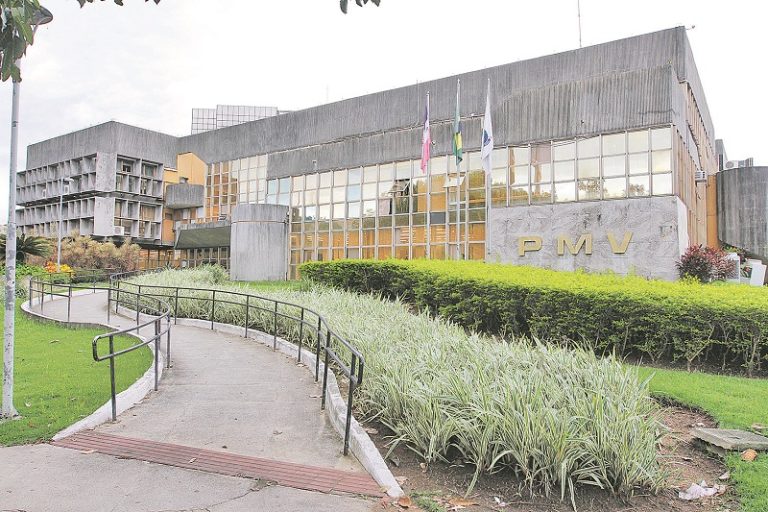 Abertas 1.278 vagas em cinco prefeituras