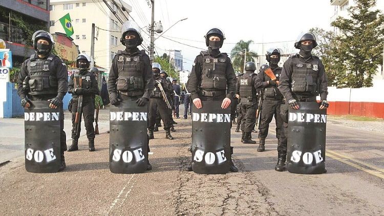 Vagas para trabalhar em penitenciárias com salário de até R$ 6 mil