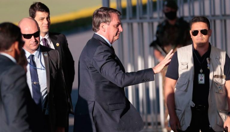 Bolsonaro diz que Enem pode atrasar, mas tem que ser feito em 2020