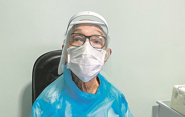 Huck exalta médico capixaba de 82 anos: “Mundo precisa de gente como você”