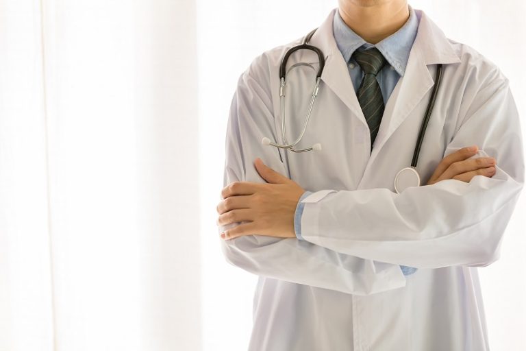 Prefeitura de Vitória tem 27 chances para médicos