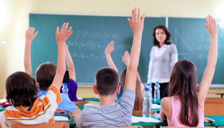 “Esta proposta de cancelar o ano letivo é absurda”, diz presidente de Federação de escolas particulares