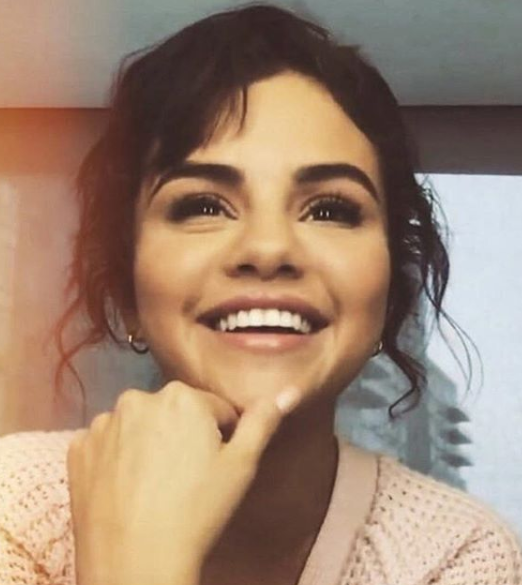 Vaza versão completa de “Same Old Love”, sucesso de Selena Gomez, na voz de Rihanna