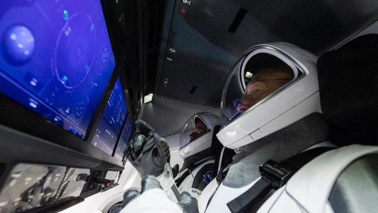 Foguete da SpaceX chega à Estação Espacial Internacional
