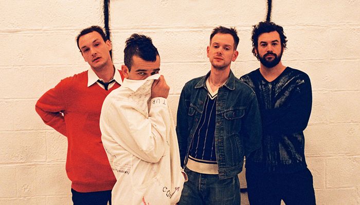 The 1975 aposta em política em novo disco