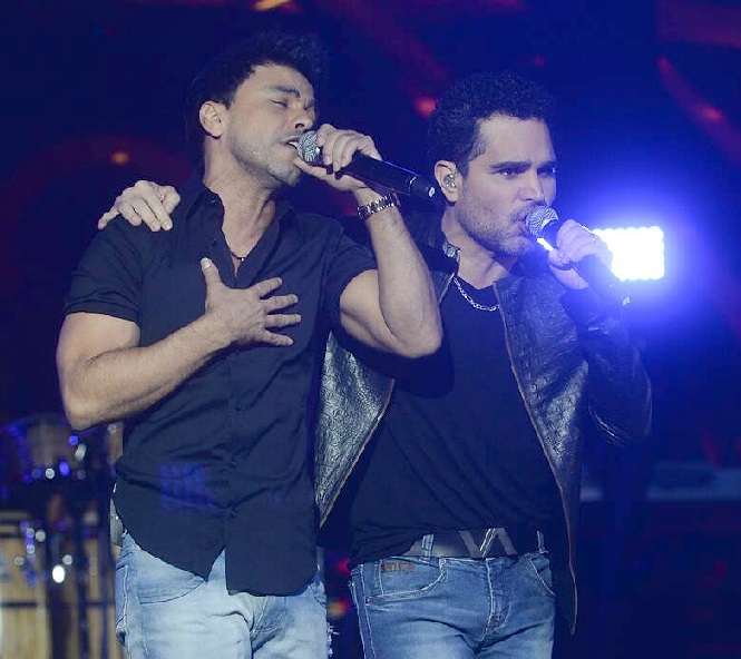 Lives no Dia das Mães têm Zezé di Camargo & Luciano, Roberto Carlos, Daniela Mercury e outros