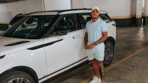 MC teve carro de 500 mil apreendido em blitz. Artista recuperou o bem após pagar dívida