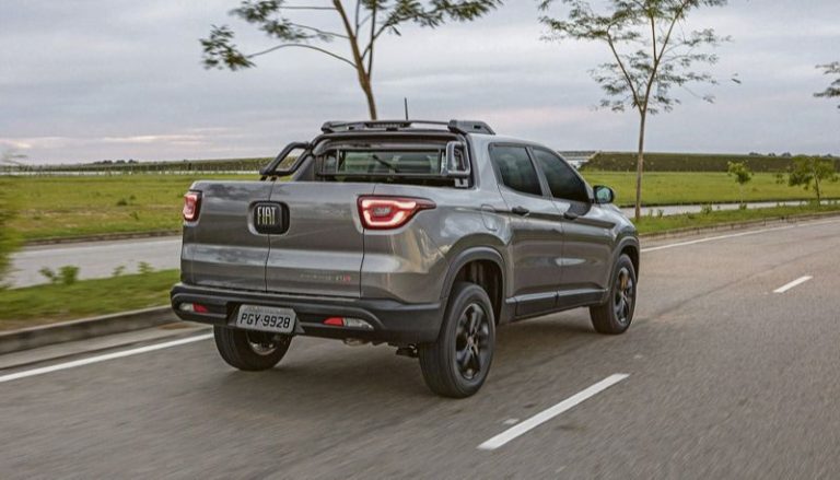Fiat Toro chega às lojas mais equipada