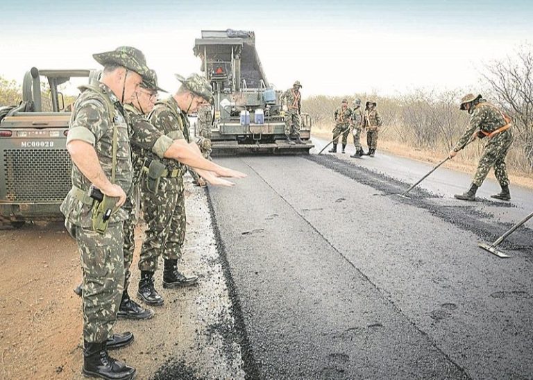 Exército abre seleção com salário de até R$ 10 mil