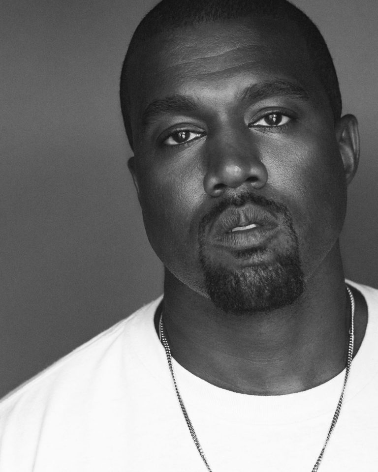 Após pesquisa desanimadora, rapper Kanye West desiste de corrida presidencial nos EUA