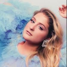 Meghan Trainor lança clipe todo brilhante para “Make You Dance”. Assista