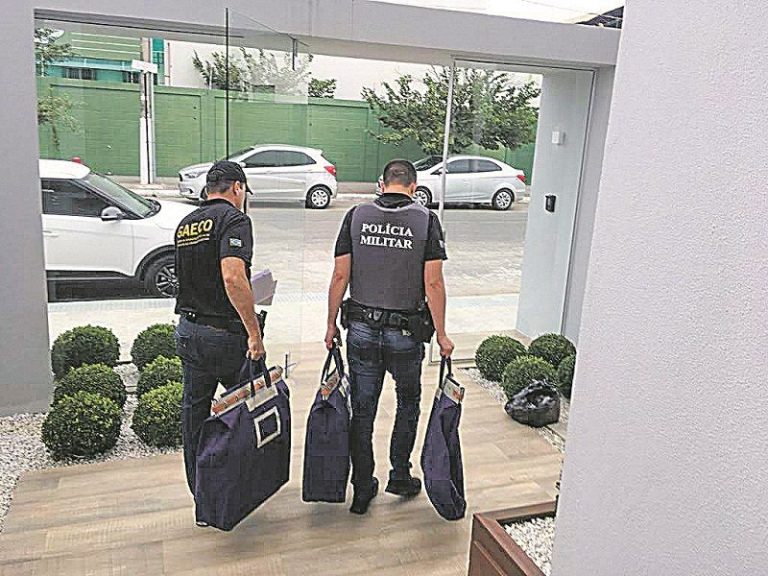 Mais de 4 mil investigados por compra de diplomas falsos no Estado