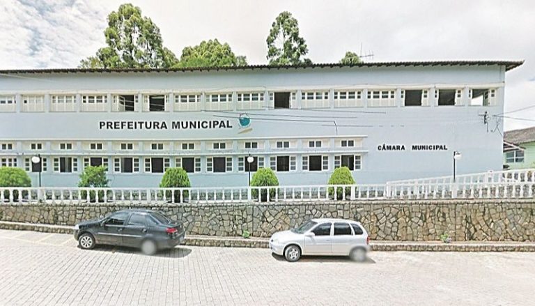 Chances para médicos com salário de até R$ 9 mil