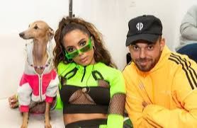 Popstar Anitta anuncia nova música com Papatinho e mais outros dois artistas misteriosos