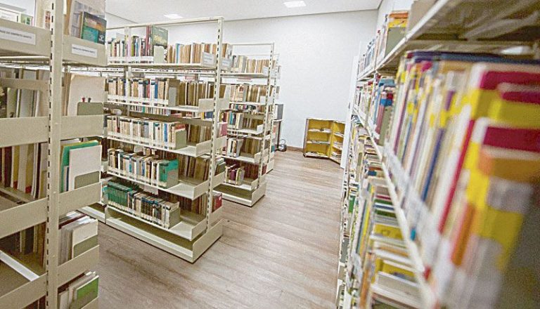 Governo define 100 exigências para volta às aulas presenciais