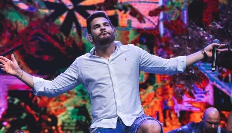 Cantor sertanejo Cauan, da dupla com Cléber, está internado com Covid-19