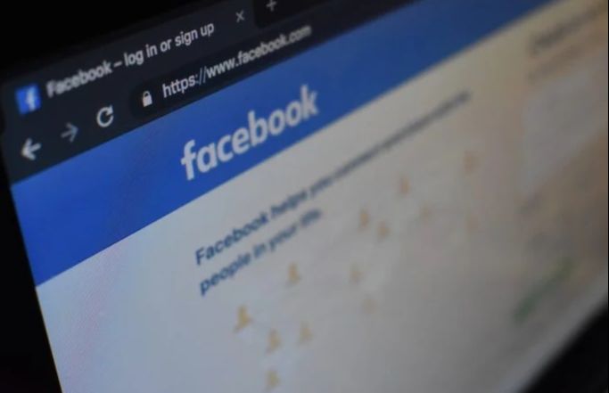 Facebook nega ataque hacker em problema que expôs pornografia em anúncios e notícias