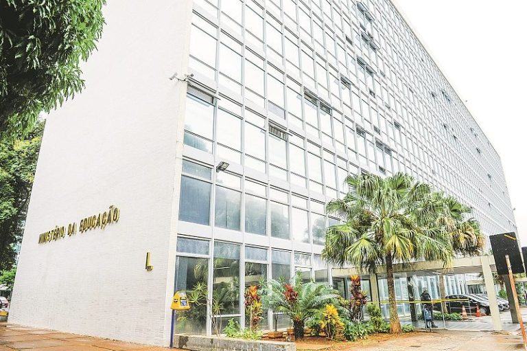 Ministério da Educação vai oferecer 140 mil vagas remanescentes do Prouni e Fies