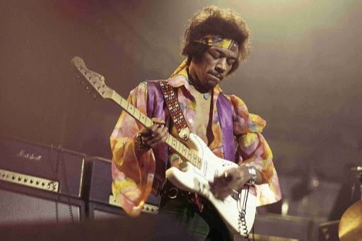 Guitarra Japanese Sunburst de Jimmy Hendrix é leiloada por mais de R$ 1 milhão