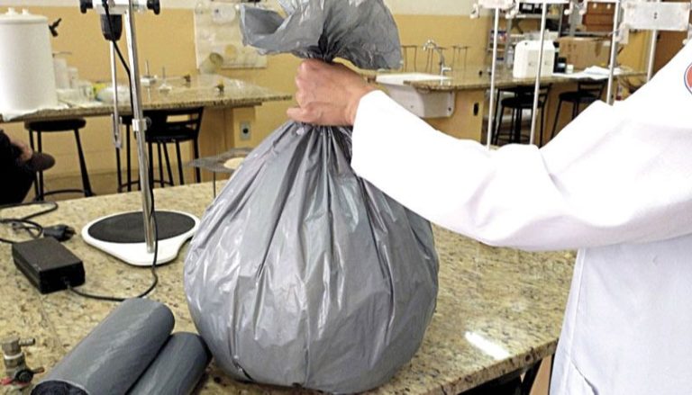 Saco de lixo consegue eliminar o novo coronavírus