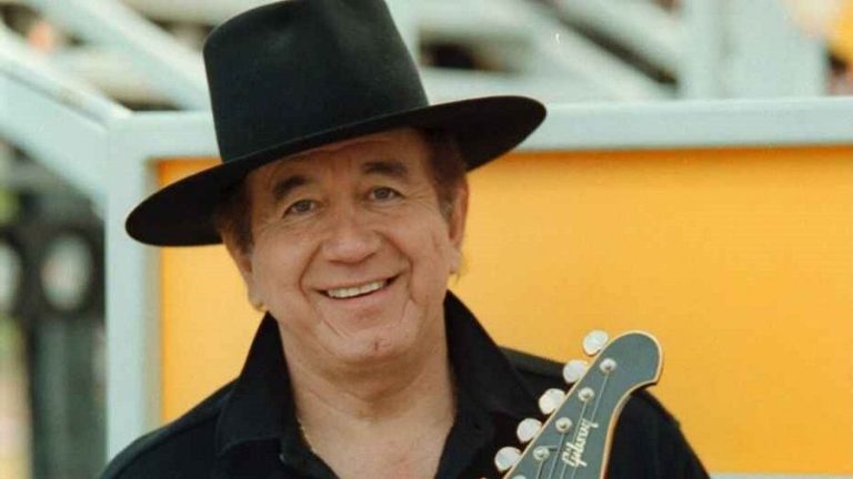 Cantor e guitarrista do clássico ‘La Bamba’, Trini Lopez morre vítima de covid-19
