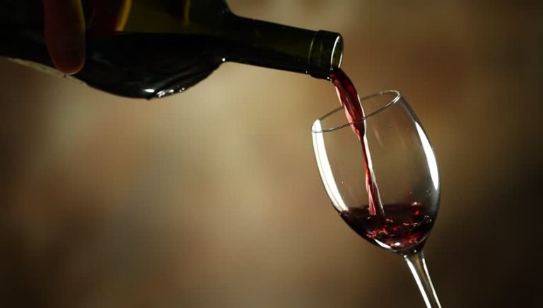 Consumo de vinho sobe 72% na pandemia no Brasil