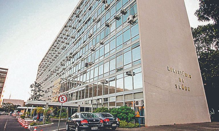 Abertos 40 concursos para ganhar até R$ 17 mil