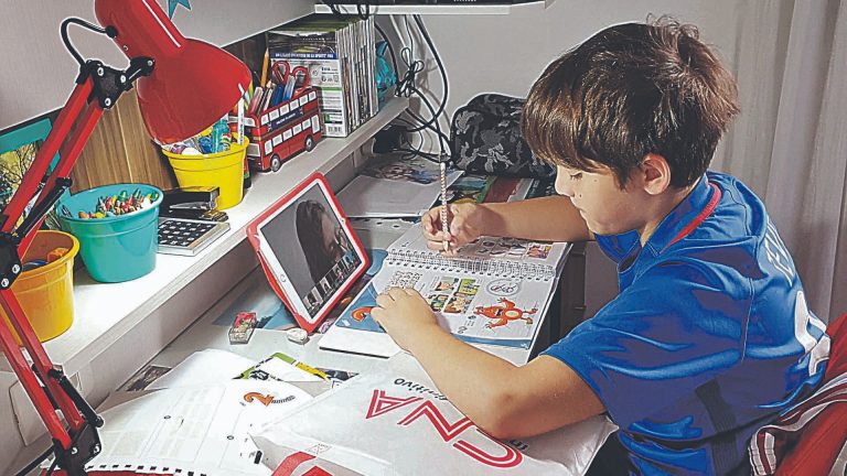 Aulas de idiomas online e ao vivo por CNA