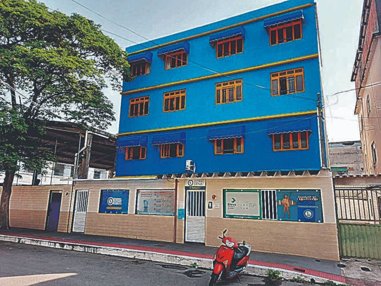 Ensino híbrido para reforçar aprendizado por Escola Siena