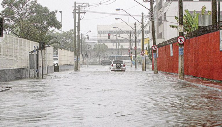 Risco de alagamentos no Estado no fim de semana