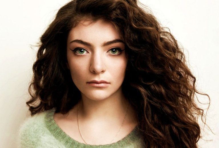 Lorde promete recompensar fãs se votarem nas próximas eleições