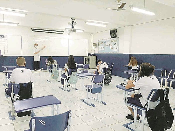 Estudante de escola particular que não participar de aula pode ser reprovado