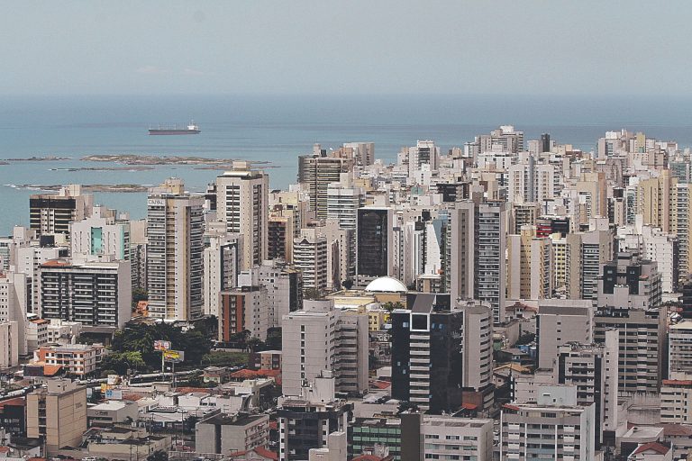 Três bancos participam do Salão