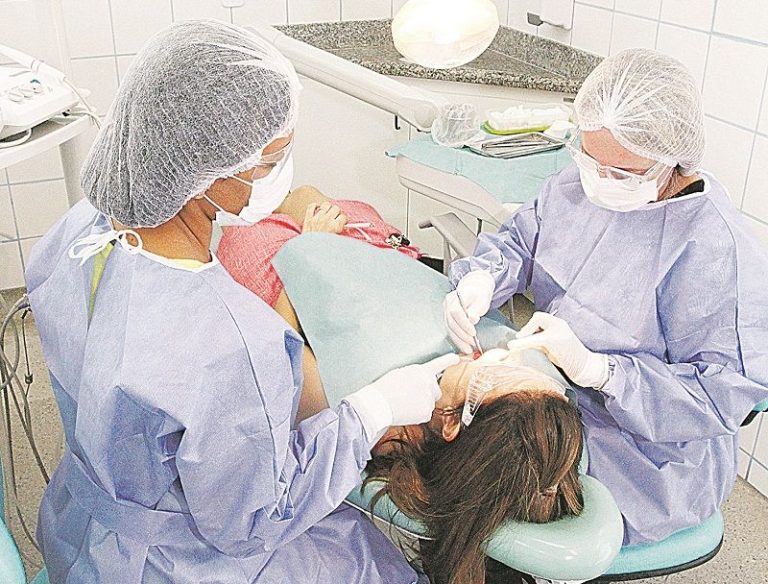 Abertas mais de 800 vagas na área da saúde