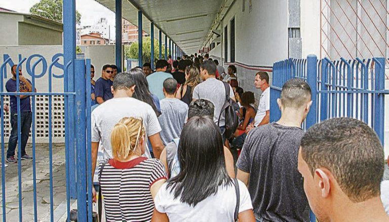 Alunos de grupo de risco vão ficar em sala isolada na prova do Enem