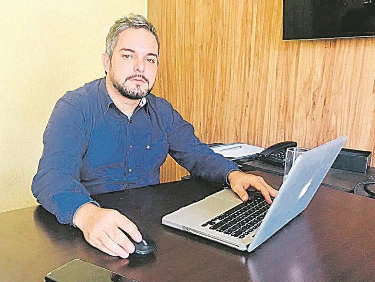 “Temos de vencer a exaustão e recuperar a alegria de viver”, orienta psicólogo