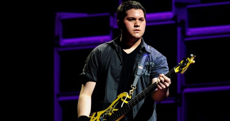 Em homenagem ao pai, Wolfgang Van Halen lança sua primeira música