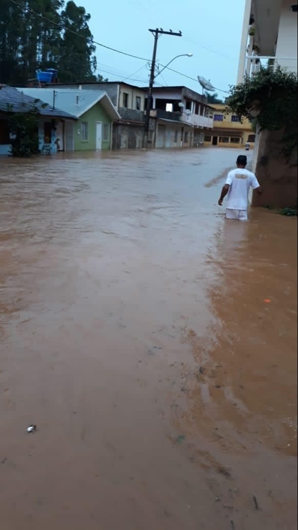 Novo alerta de chuvas fortes e granizo para 25 cidades no Estado. Veja a lista