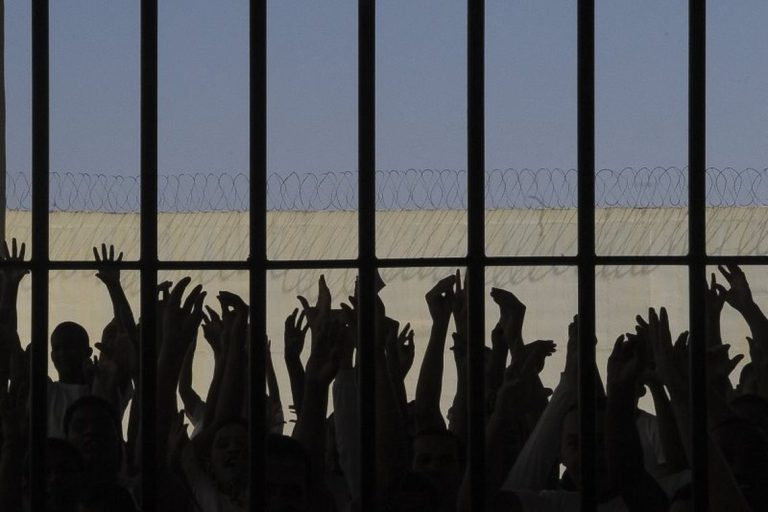 Presidiários ficam fora da lista de prioridade para vacina da Covid
