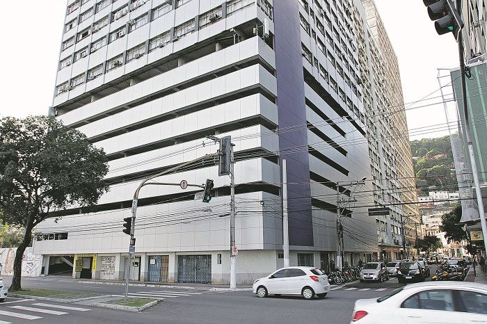 Justiça Federal faz leilão de apartamentos e carros no Estado