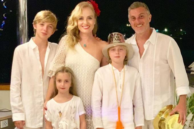 “Eu vou tomar a vacina, minha família vai tomar”, declara Luciano Huck
