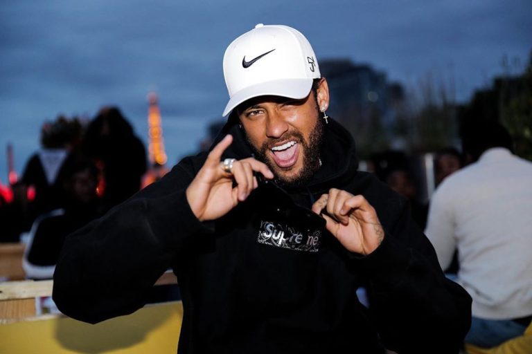 Neymar organiza festa de Ano Novo para 500 convidados