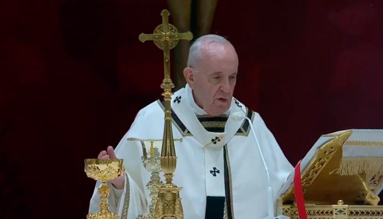 Em mensagem de Natal, papa Francisco pede que países compartilhem vacinas