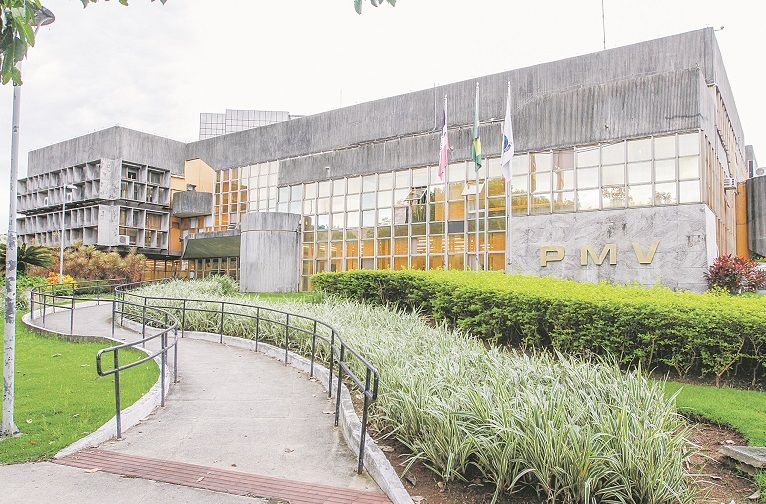 Vitória convoca candidatos aprovados em concursos da saúde e educação